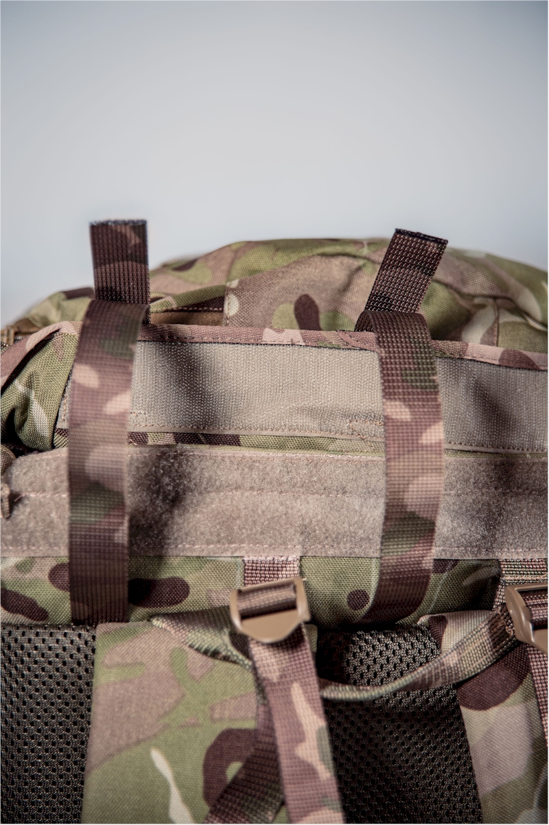 Heavy duty ladderlocs and Velcro closure on the floating lid