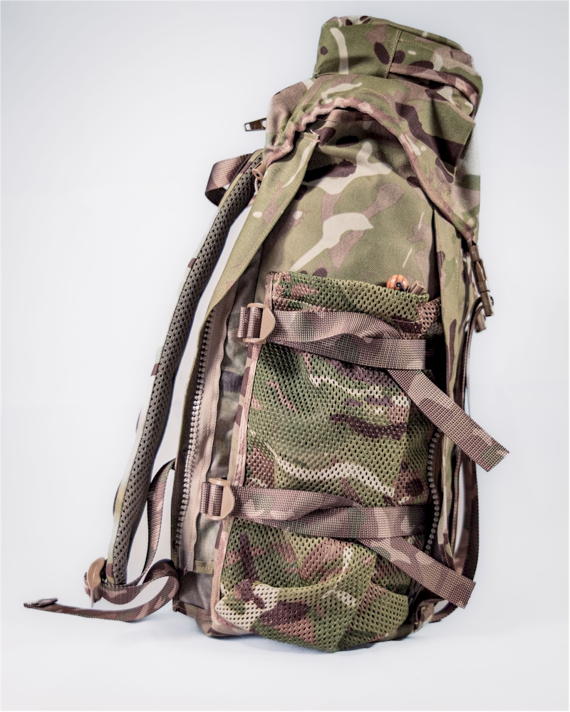 Side mesh pockets with straps for extra security